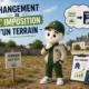 Illustration 3D représentant la mascotte Fiscallia sur un terrain non bâti, réfléchissant aux conséquences d'un changement d'imposition. La scène montre un terrain vague, un panneau « Terrain non bâti », un document de taxe foncière et des symboles illustrant l'évolution de la fiscalité locale. Cette illustration met en avant les impacts fiscaux liés au changement d'utilisation ou de classification d'un terrain.